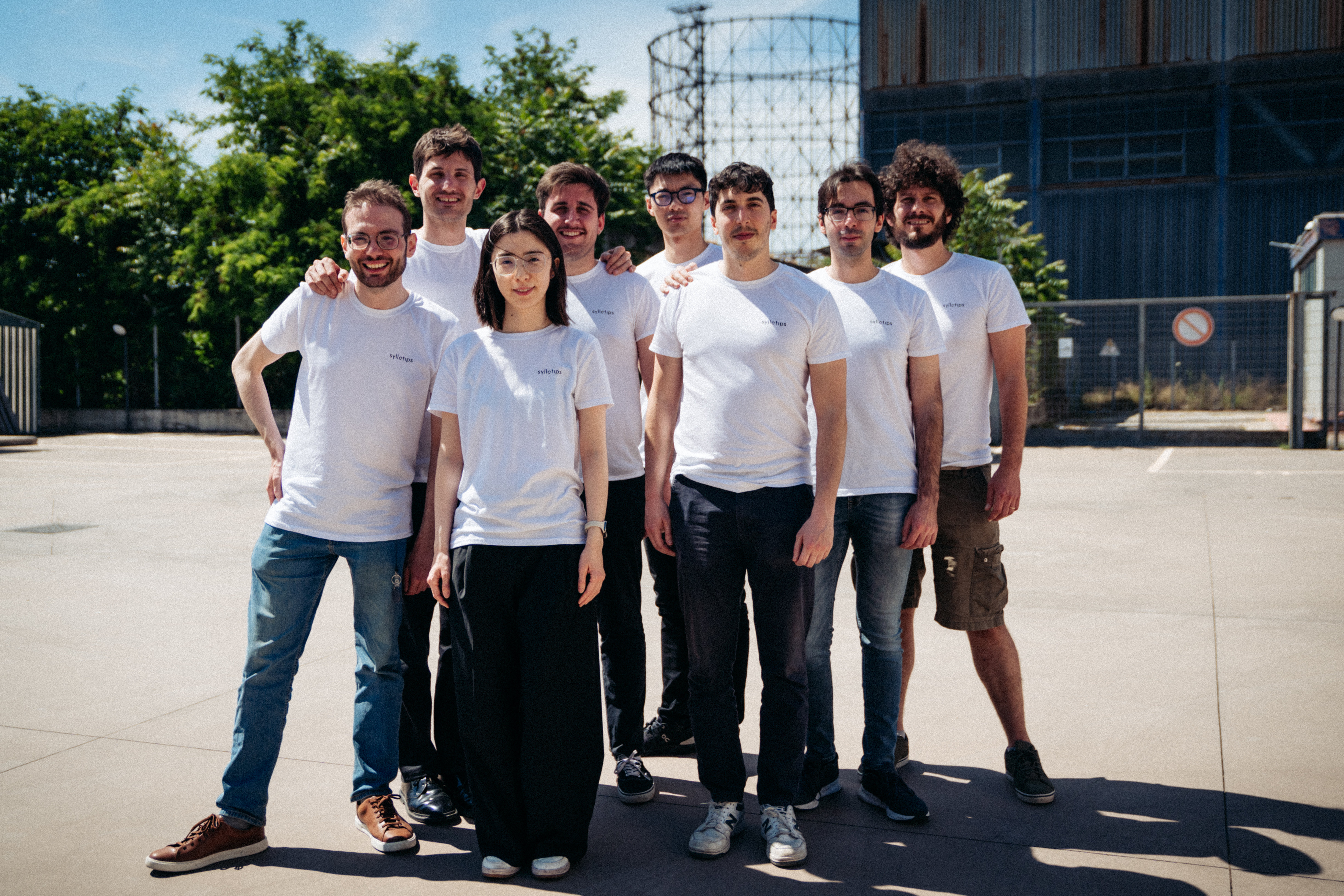 Agenti AI che imparano dai migliori talenti in azienda e mettono a valore il know-how condiviso: la startup Syllotips chiude un round seed da 4.2 milioni.