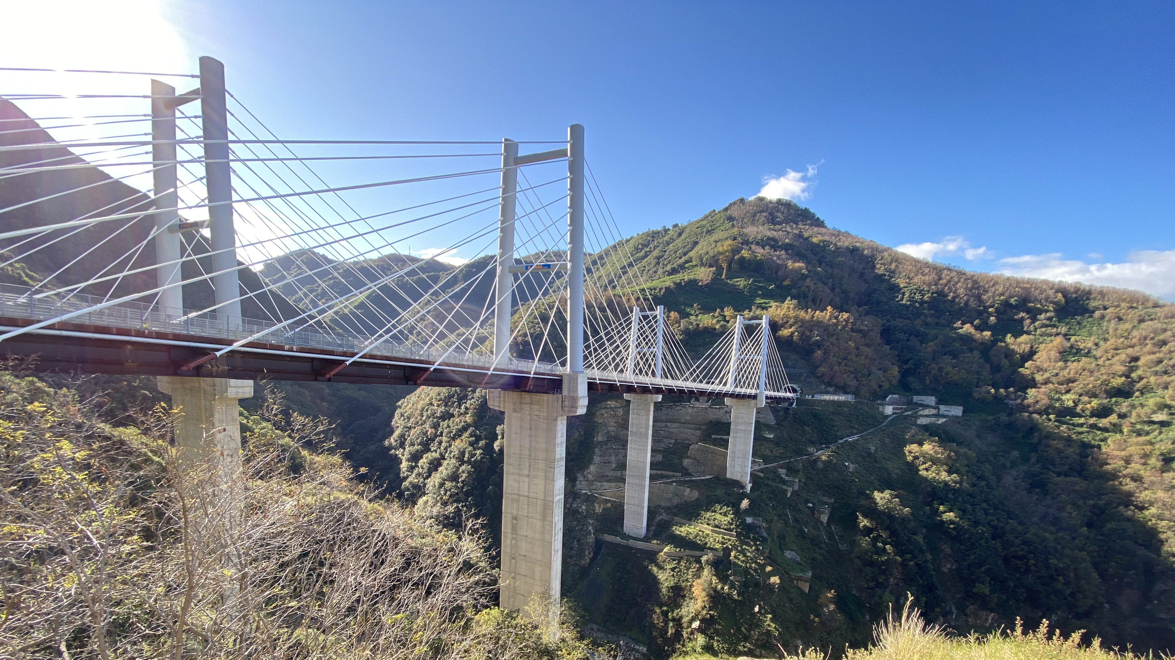 OF SYSTEM: Monitoraggio strutturale di 34 PONTI dell'Autostrada Salerno-Reggio Calabria.