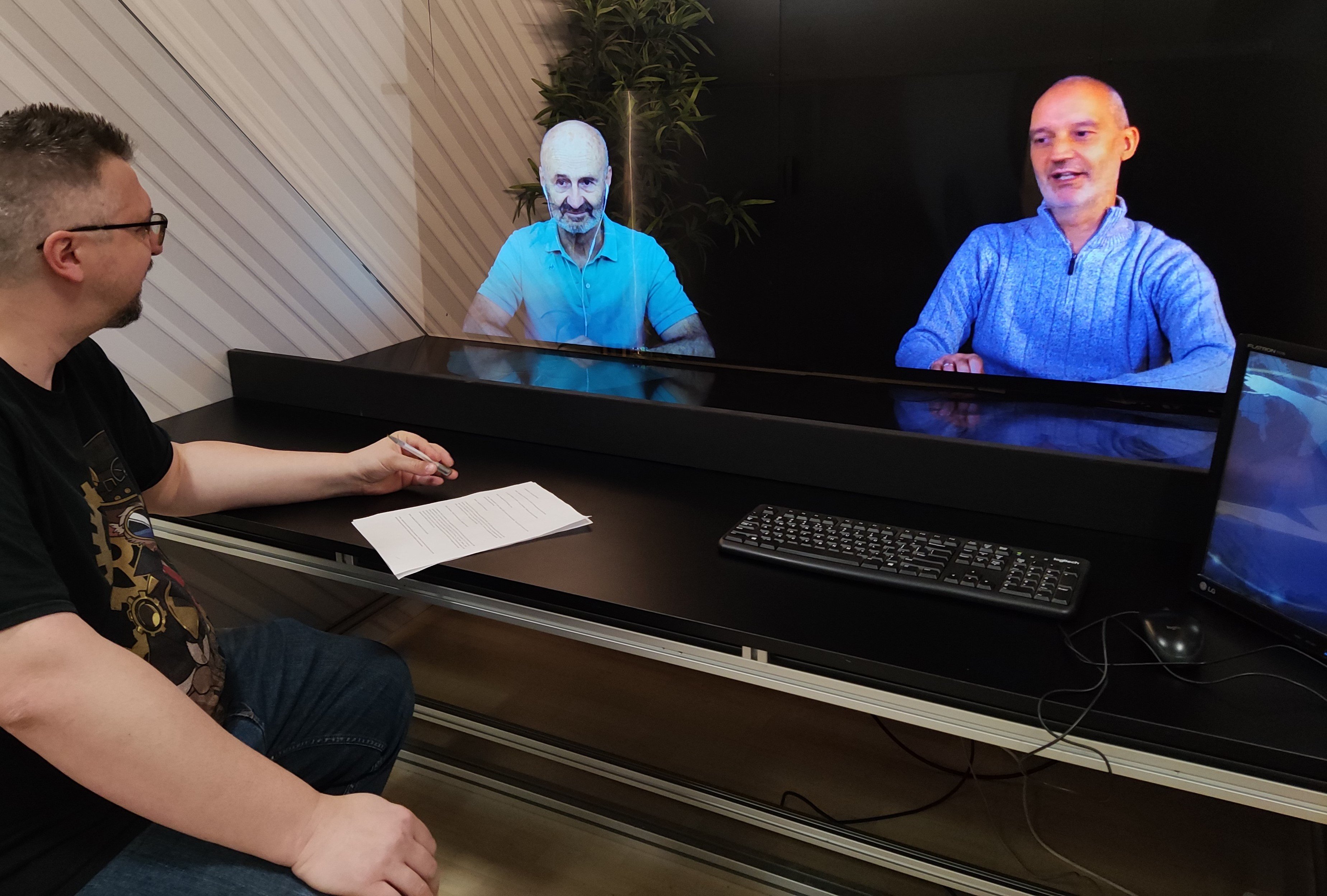 Qroom Plus: stazione di co-working & conferencing olografica